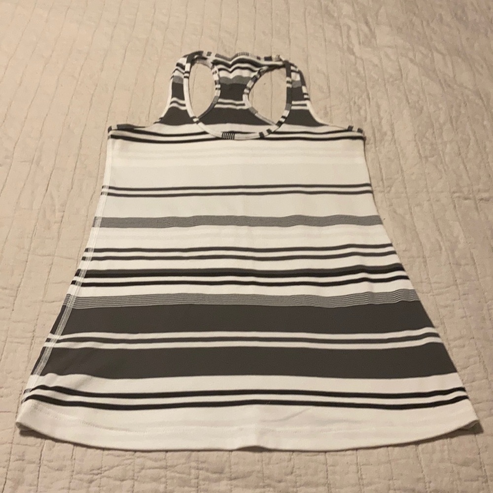 Lululemon cool racerback size 6